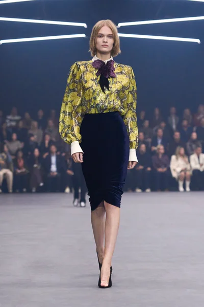 Look 30